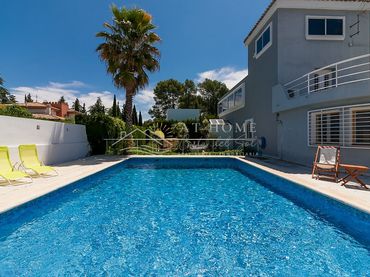 Xalet amb piscina en venda a Centro