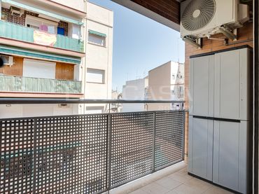 Piso con balcón en venta en Centre