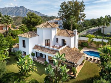 Casa bifamiliare in vendita a Nueva Andalucía