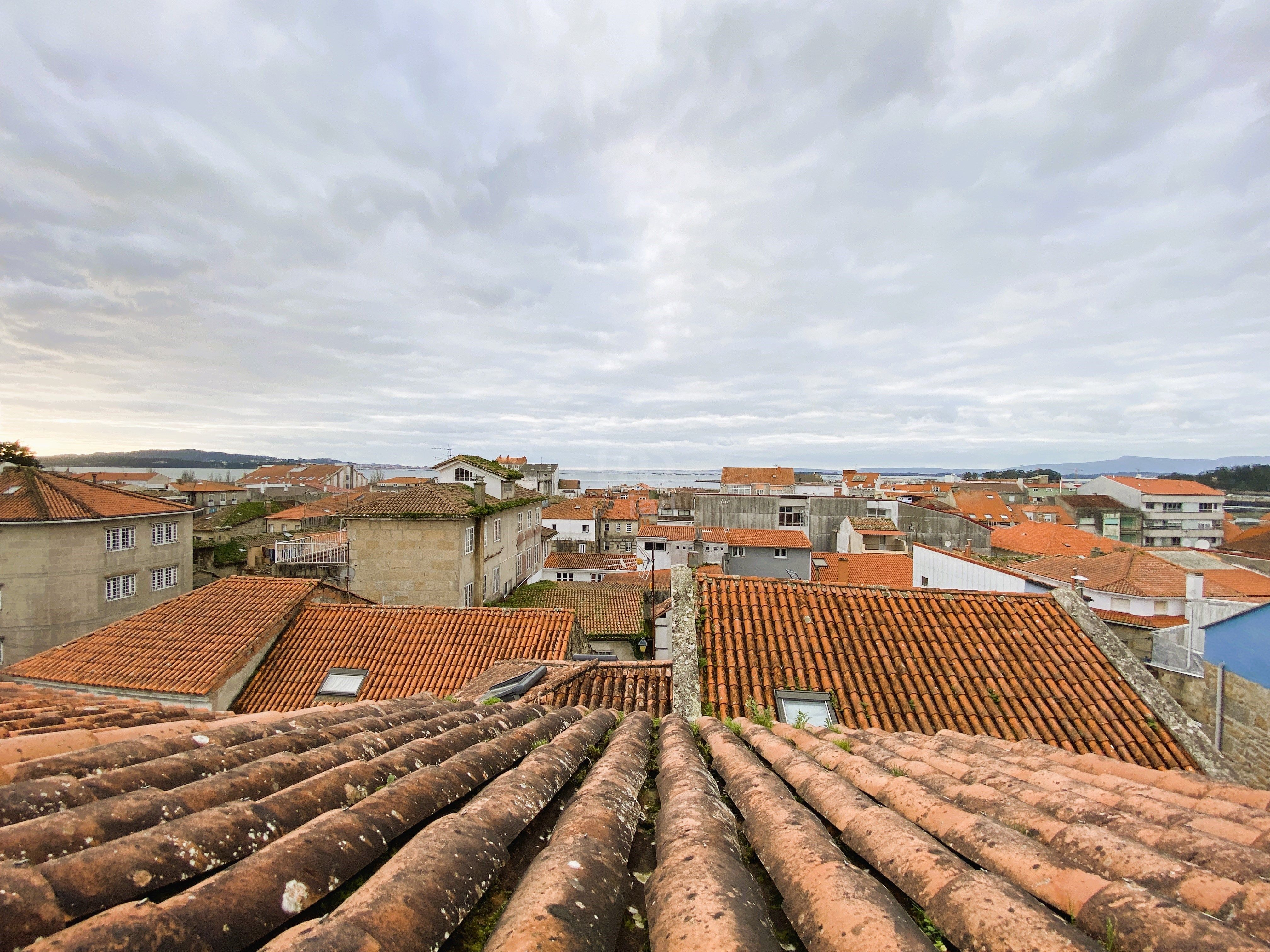 Vista exterior de Casa o xalet en venda en Vilagarcía de Arousa amb Calefacció