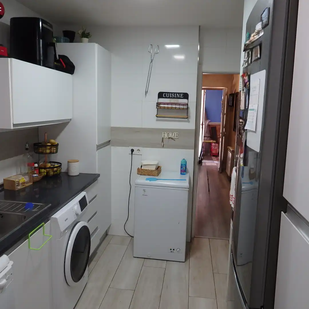 Cuina de Casa o xalet en venda en Cedillo del Condado amb Aire condicionat, Calefacció i Jardí privat
