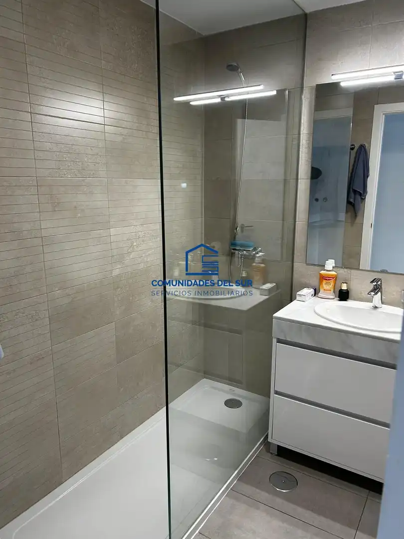 Badezimmer von Wohnung zur Miete in El Puerto de Santa María mit Klimaanlage, Privatgarten und Terrasse
