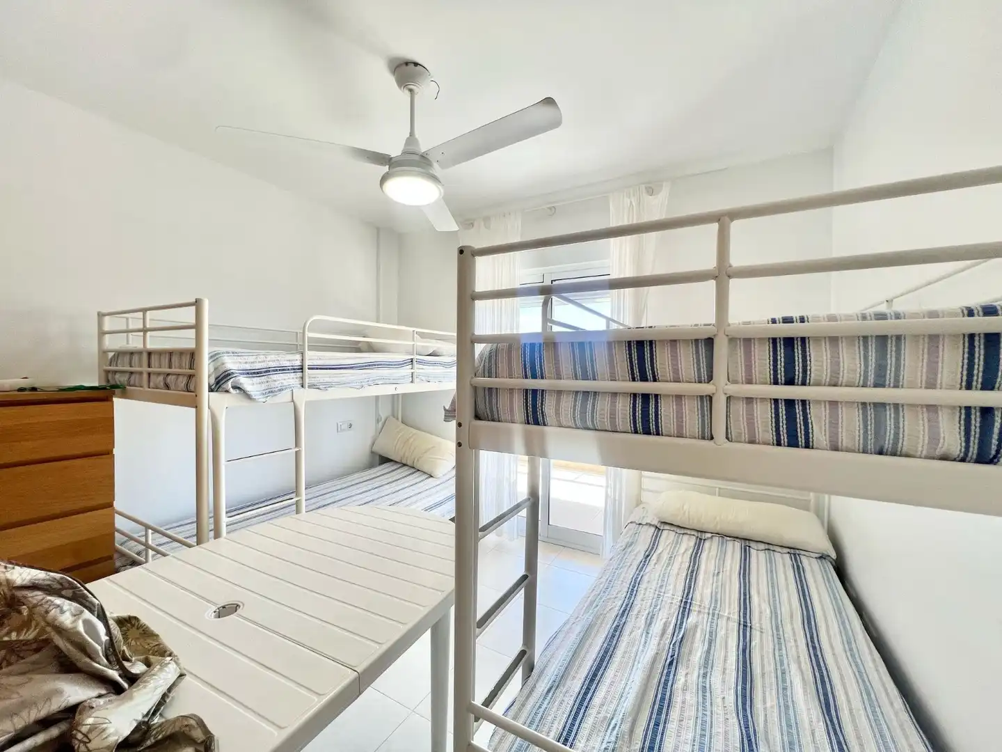 Schlafzimmer von Dachboden zur Miete in La Manga del Mar Menor mit Klimaanlage, Heizung und Terrasse