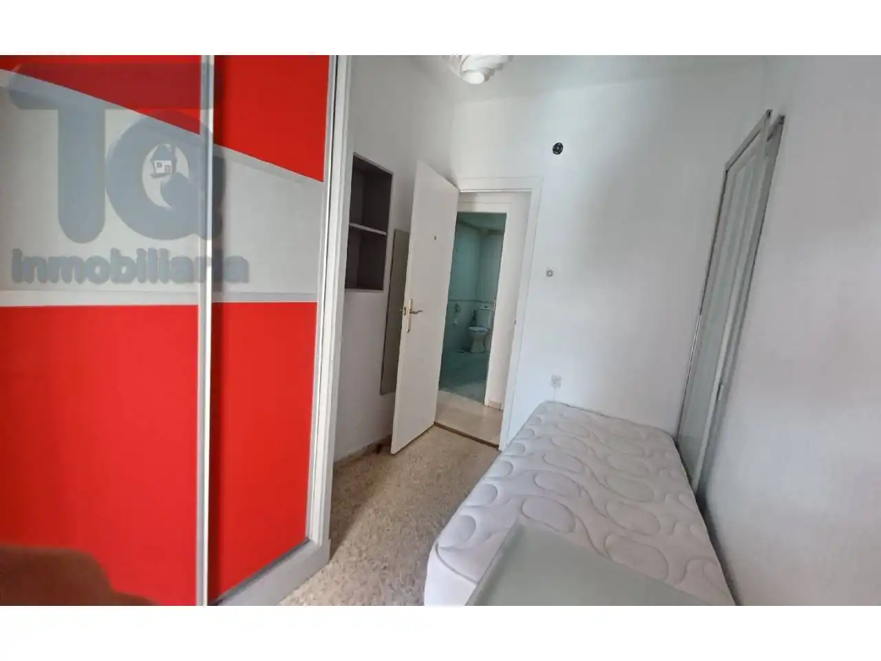 Bedroom of Flat for sale in Granada  with Air Conditioner, Heating and Balcony