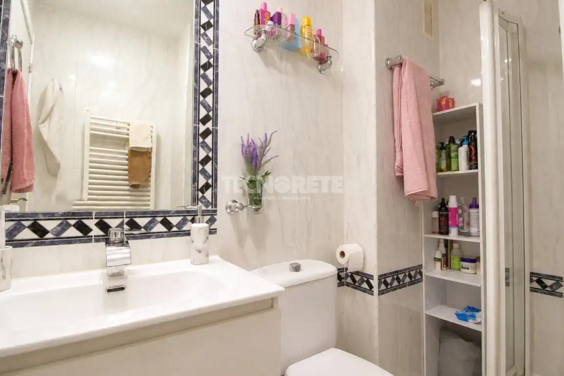 Baño de Piso en venta en Toledo con Aire acondicionado, Calefacción y Terraza