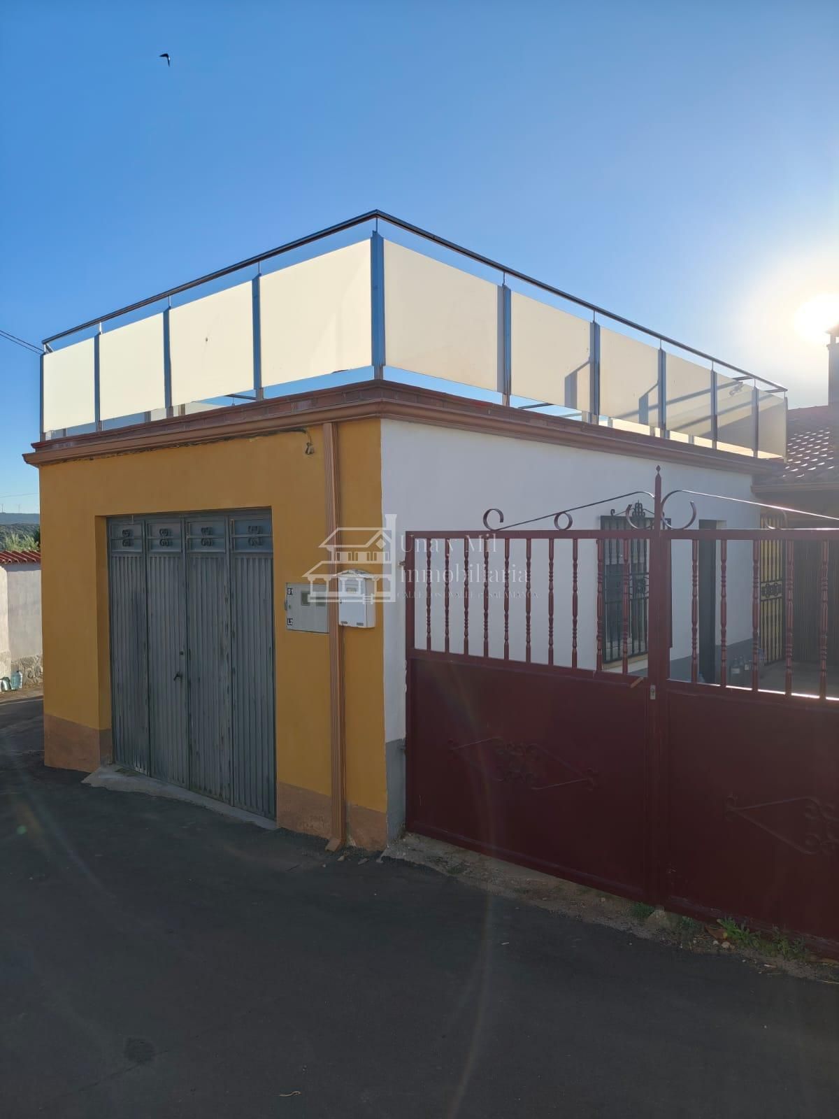 Vista exterior de Casa o chalet en venta en Pedrosillo de los Aires con Calefacción, Trastero y Amueblado