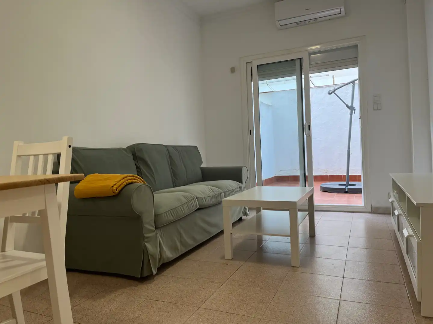 Sala de estar de Planta baja de alquiler en Cerdanyola del Vallès con Calefacción, Terraza y Trastero