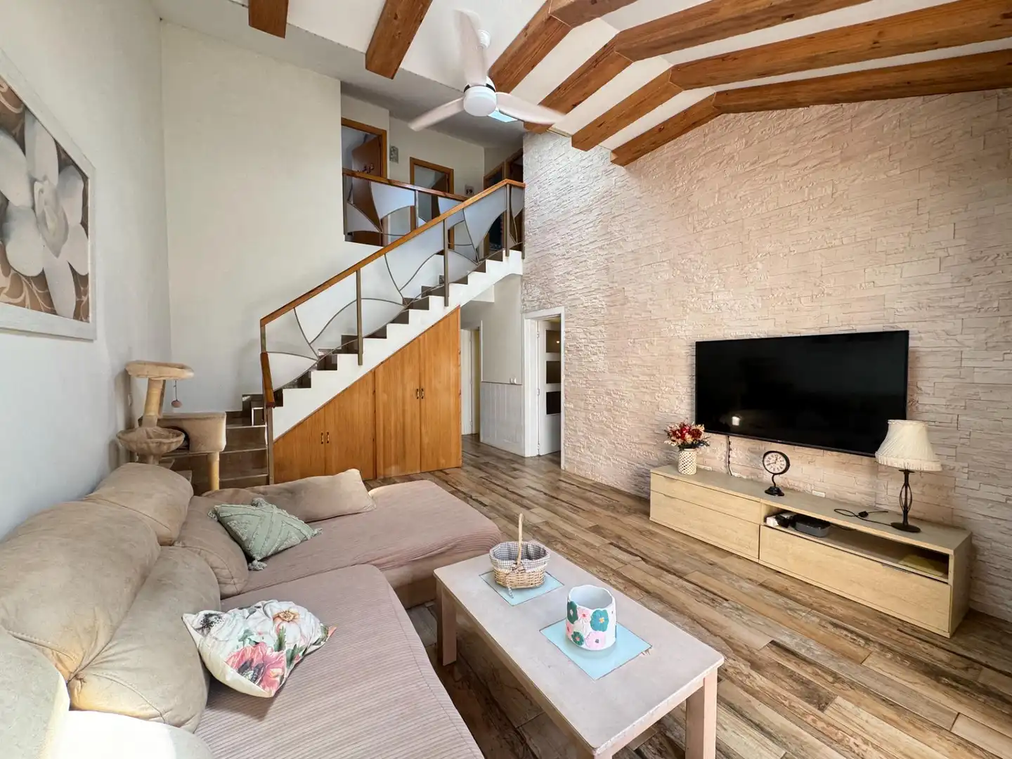 Sala d'estar de Planta baixa en venda en Alicante / Alacant amb Aire condicionat, Jardí privat i Terrassa