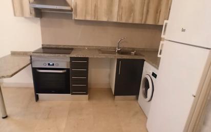 Cuina de Apartament de lloguer en  Madrid Capital amb Aire condicionat, Calefacció i Terrassa