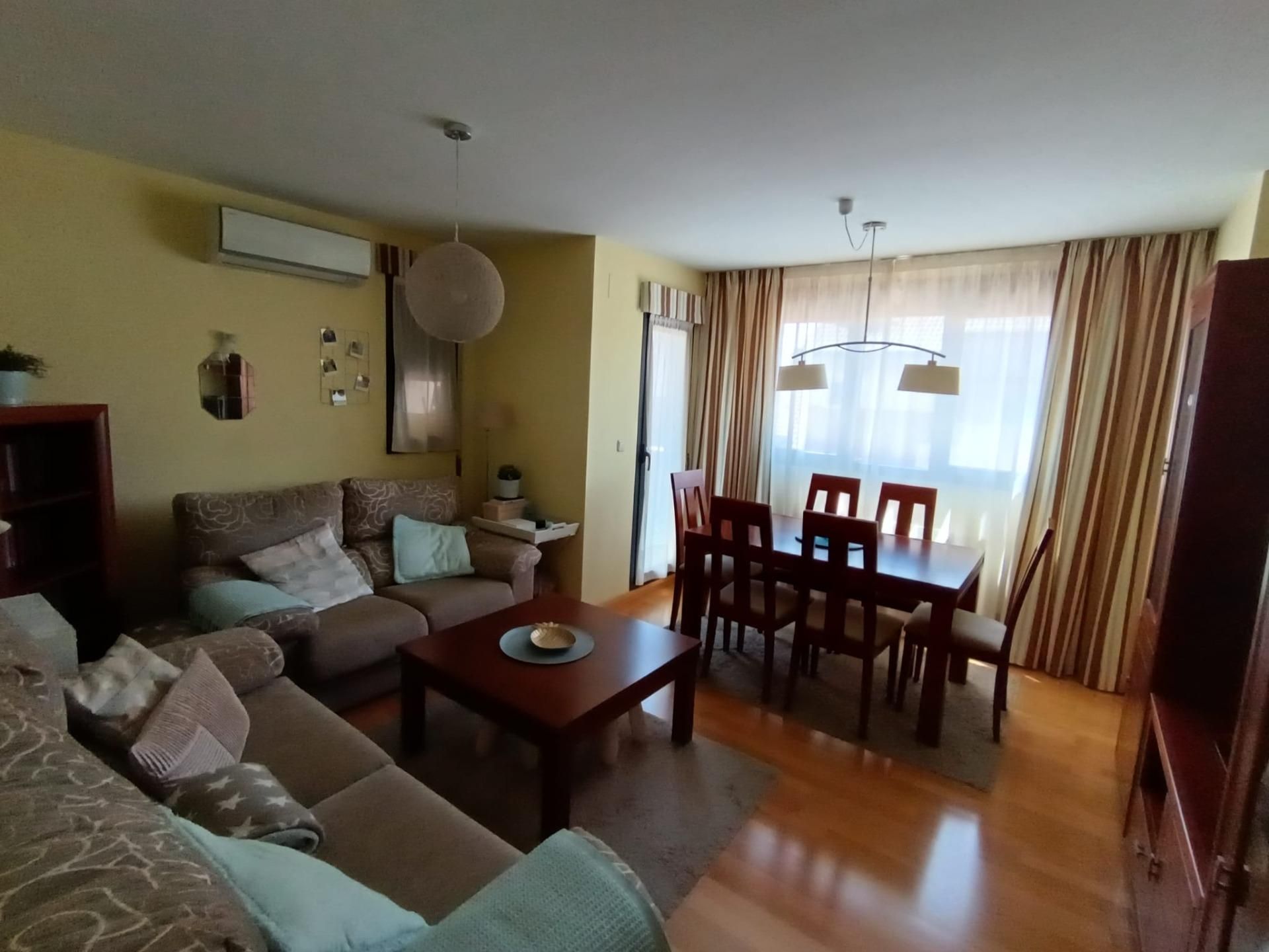Living room of Flat for sale in Valladolid Capital  with Heating, Terrace and Storage room
