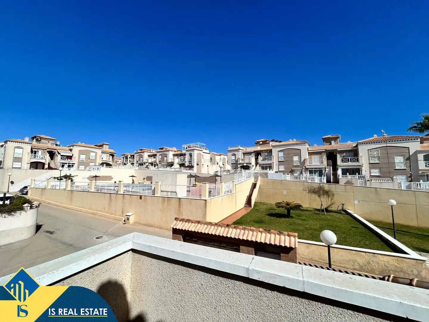 Terrassa de Casa adosada de lloguer en Torrevieja amb Aire condicionat, Calefacció i Jardí privat