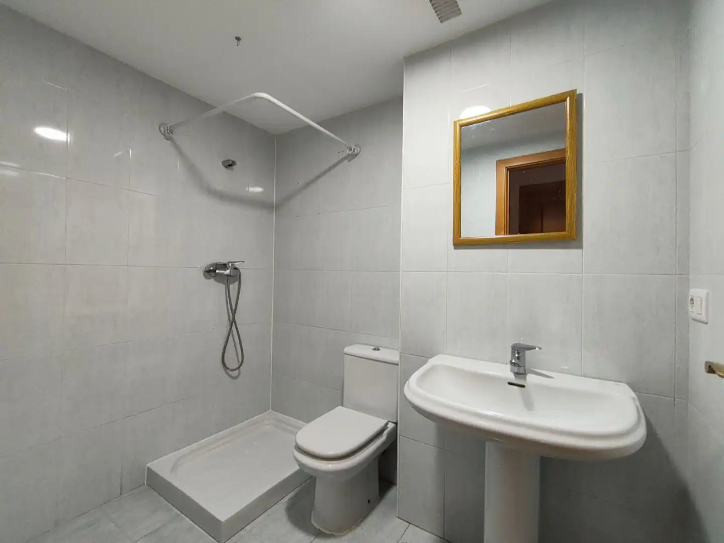 Baño de Piso en venta en Buztintxuri