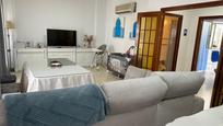Sala d'estar de Casa o xalet en venda en Los Palacios y Villafranca amb Aire condicionat i Balcó