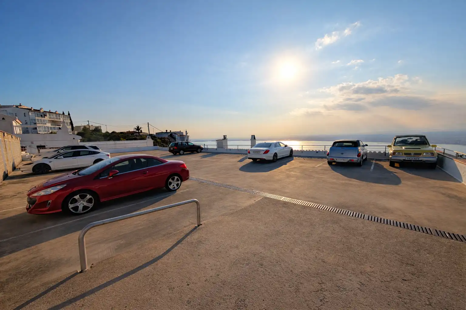 Parkplatz von Maisonette zum Verkauf in Roses mit Klimaanlage, Heizung und Privatgarten