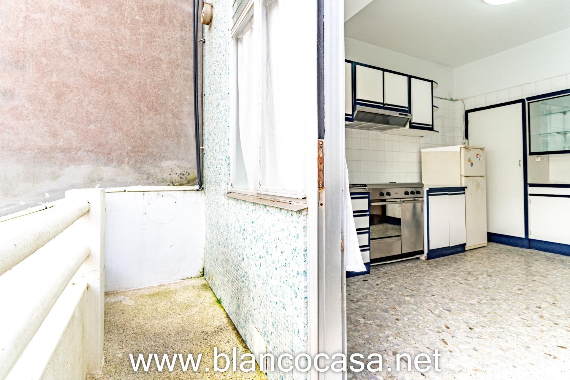 Kitchen of Flat for sale in Malpica de Bergantiños  with Parquet flooring, Terrace and Storage room