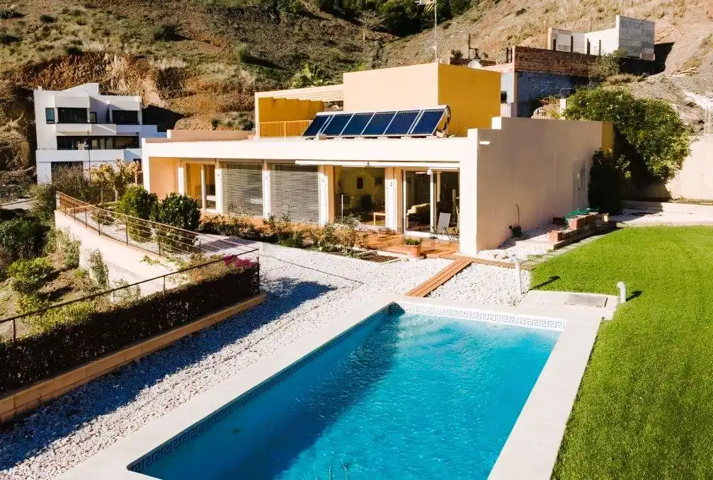 Piscina de Casa o xalet en venda en Torrox amb Aire condicionat, Jardí privat i Piscina