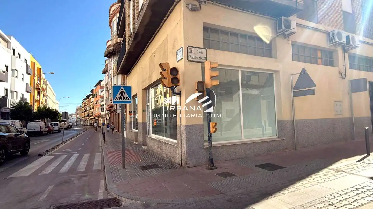 Vista exterior de Local de lloguer en Lucena amb Aire condicionat