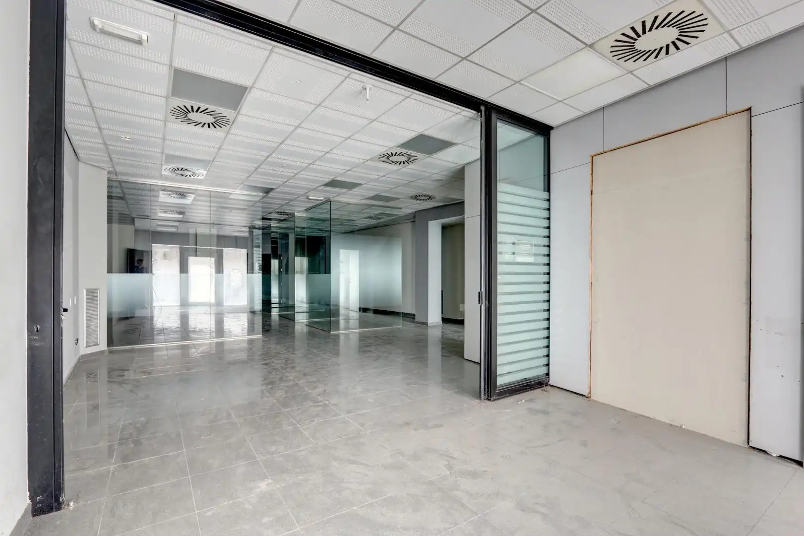 Business premises for sale in Núcleo Urbano, imagen 4