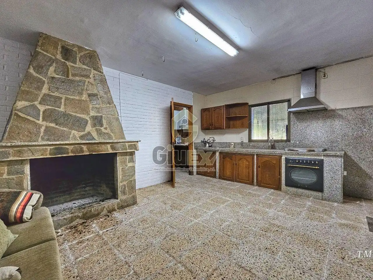 Cuina de Casa o xalet en venda en Cáceres amb Jardí privat