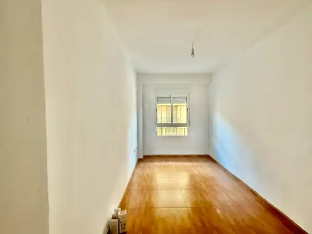 Habitación de Piso en venta en Valencia con Balcón