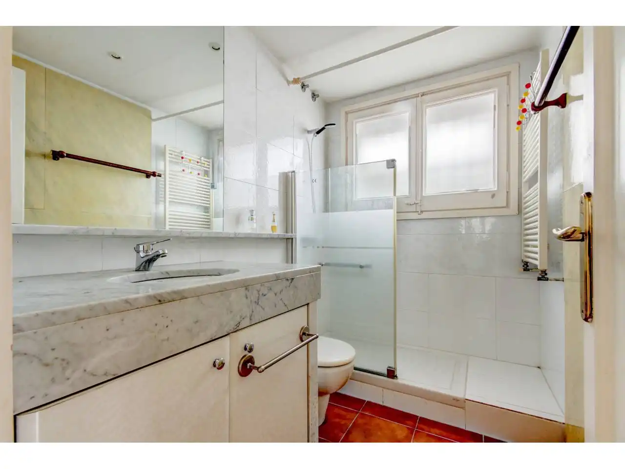 Bathroom of Houses for sale in Esplugues de Llobregat  with Air Conditioner, Heating and Private garden