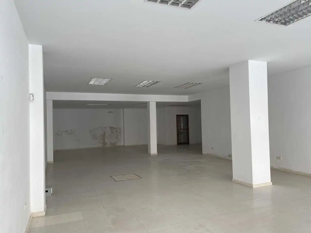 Local comercial en venta en Avenida Primero de Mayo 141, imagen 6