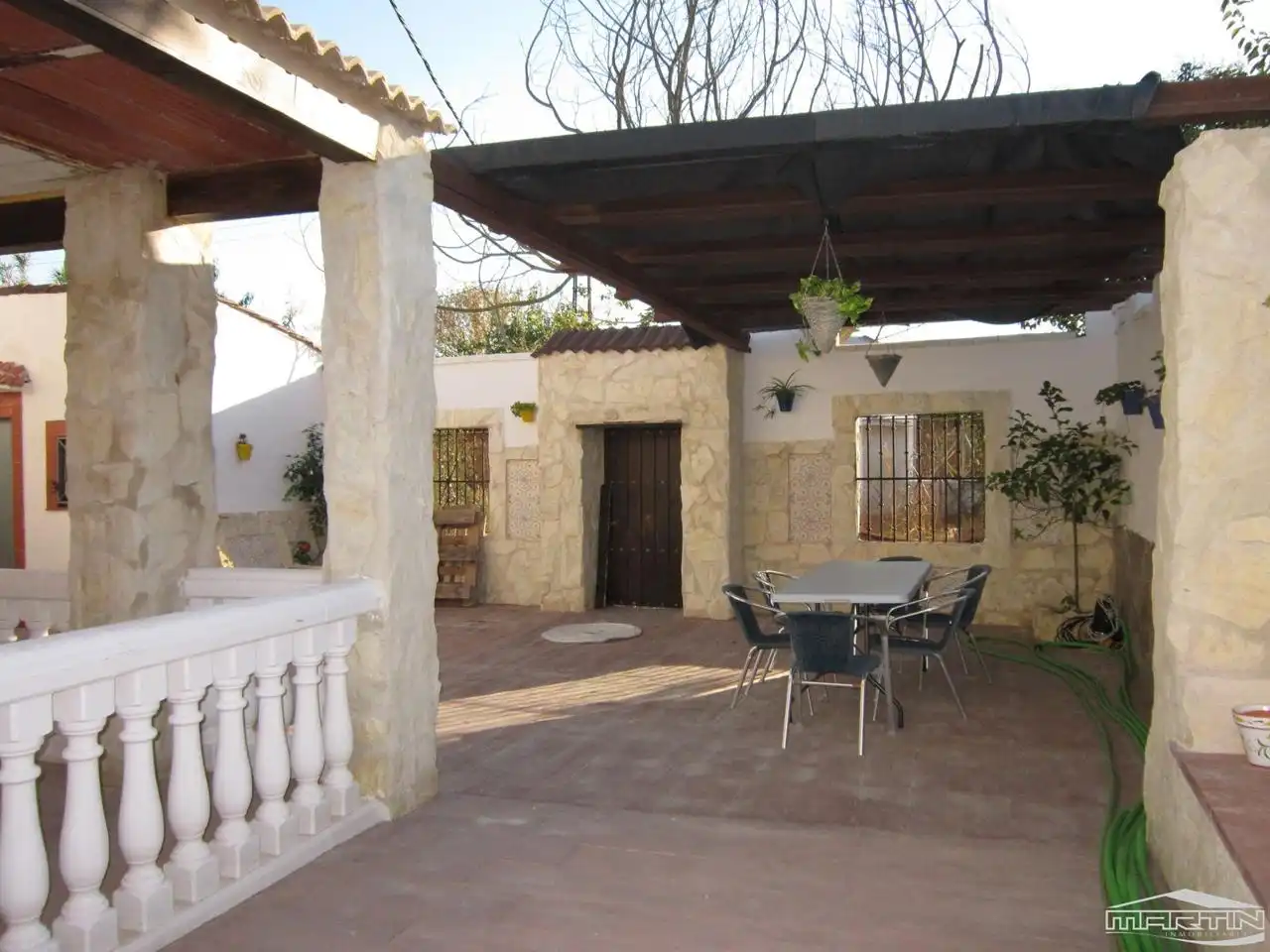 Terrassa de Casa o xalet en venda en Cabra amb Terrassa, Traster i Piscina