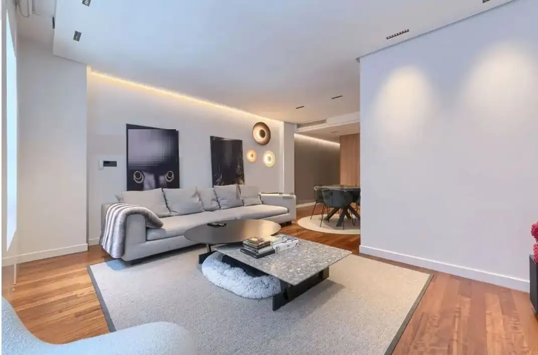 Sala d'estar de Pis en venda en Bilbao  amb Aire condicionat, Calefacció i Traster