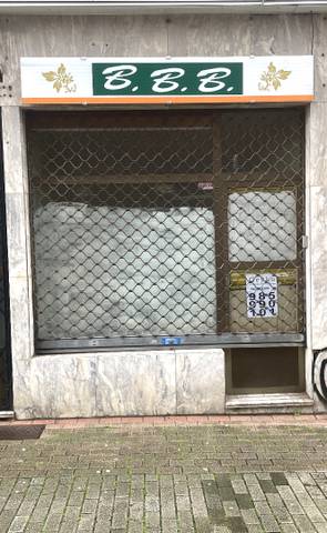 Local comercial en Alquiler en Calle Lastres, 4 en Laviada