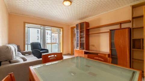 Foto 2 de Piso en venta en Carrer de Robert D'aguiló, 7, Mestral, Reus