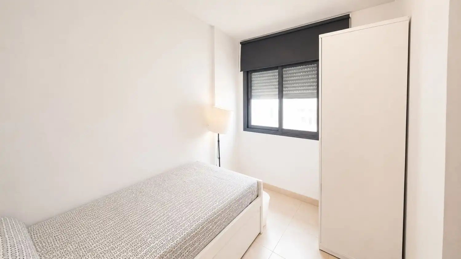 Habitación de Ático de alquiler en Oeste