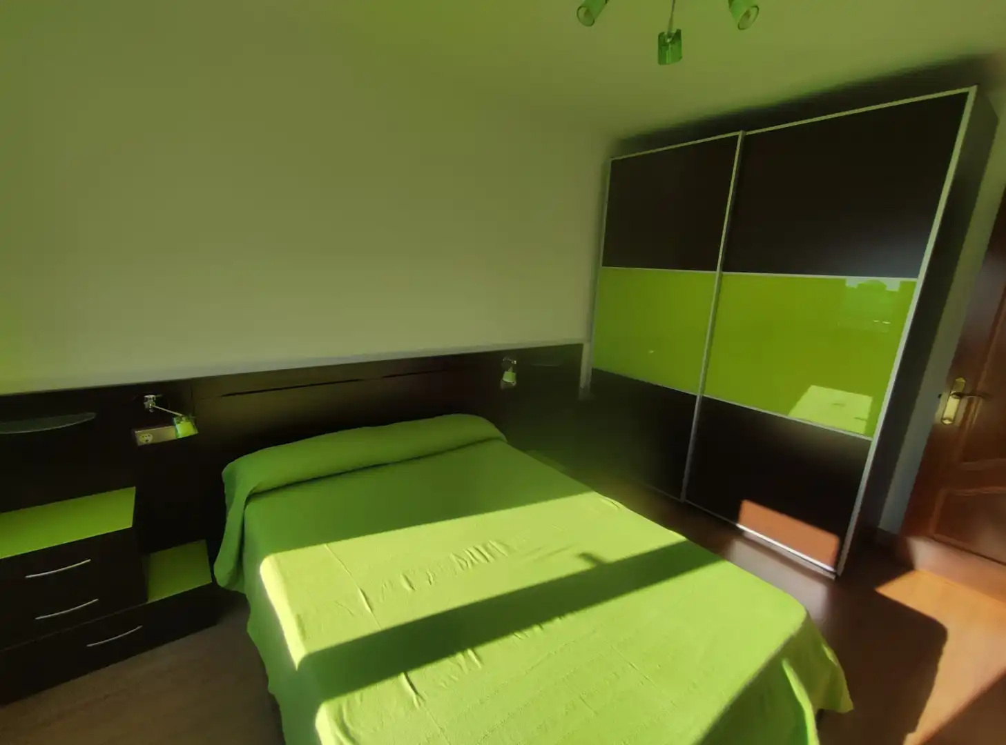Schlafzimmer von Wohnung zum Verkauf in Ferrol mit Heizung, Parkett und Möbliert
