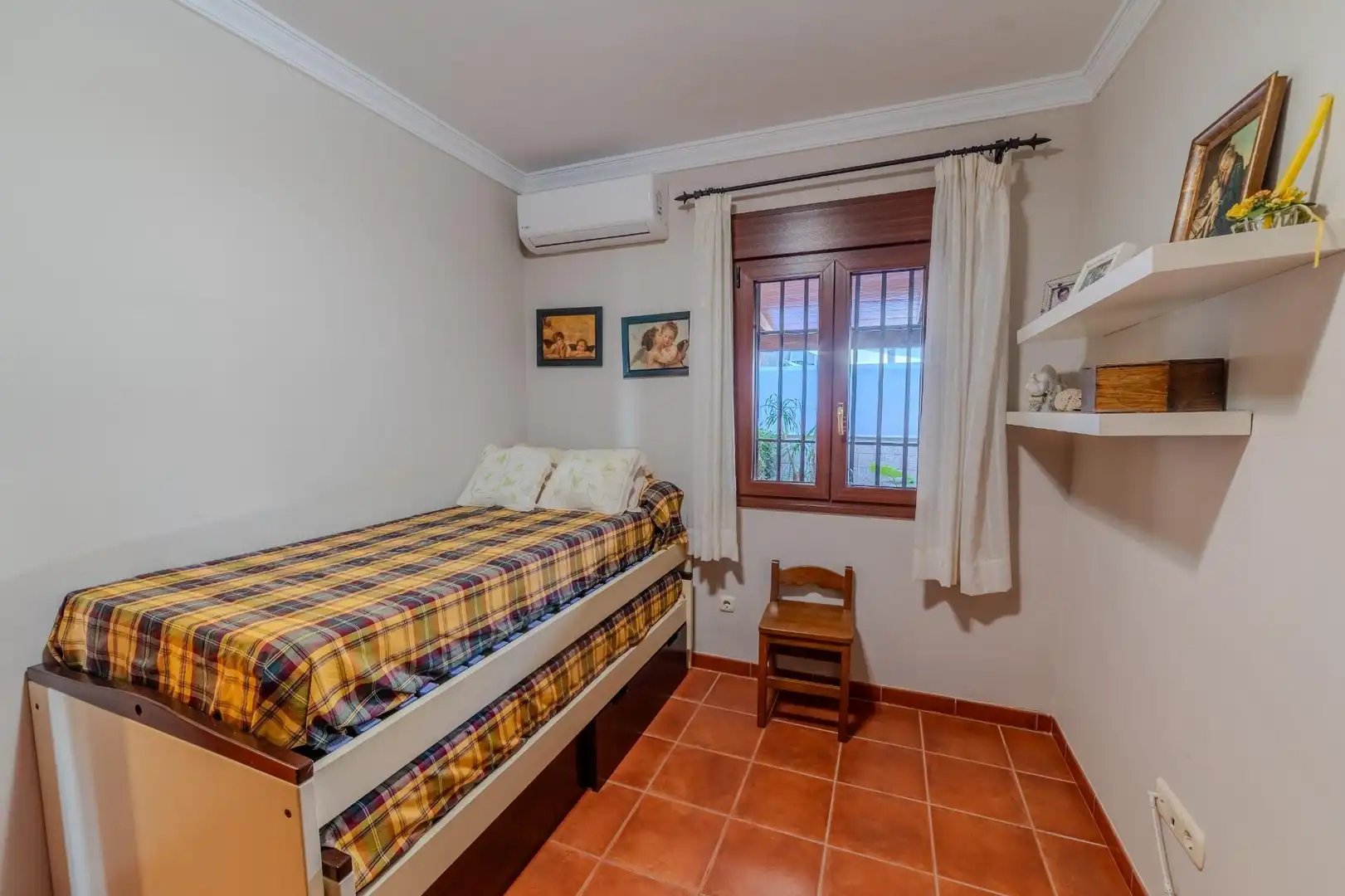 Bedroom of Houses for sale in Rincón de la Victoria  with Air Conditioner, Terrace and Storage room