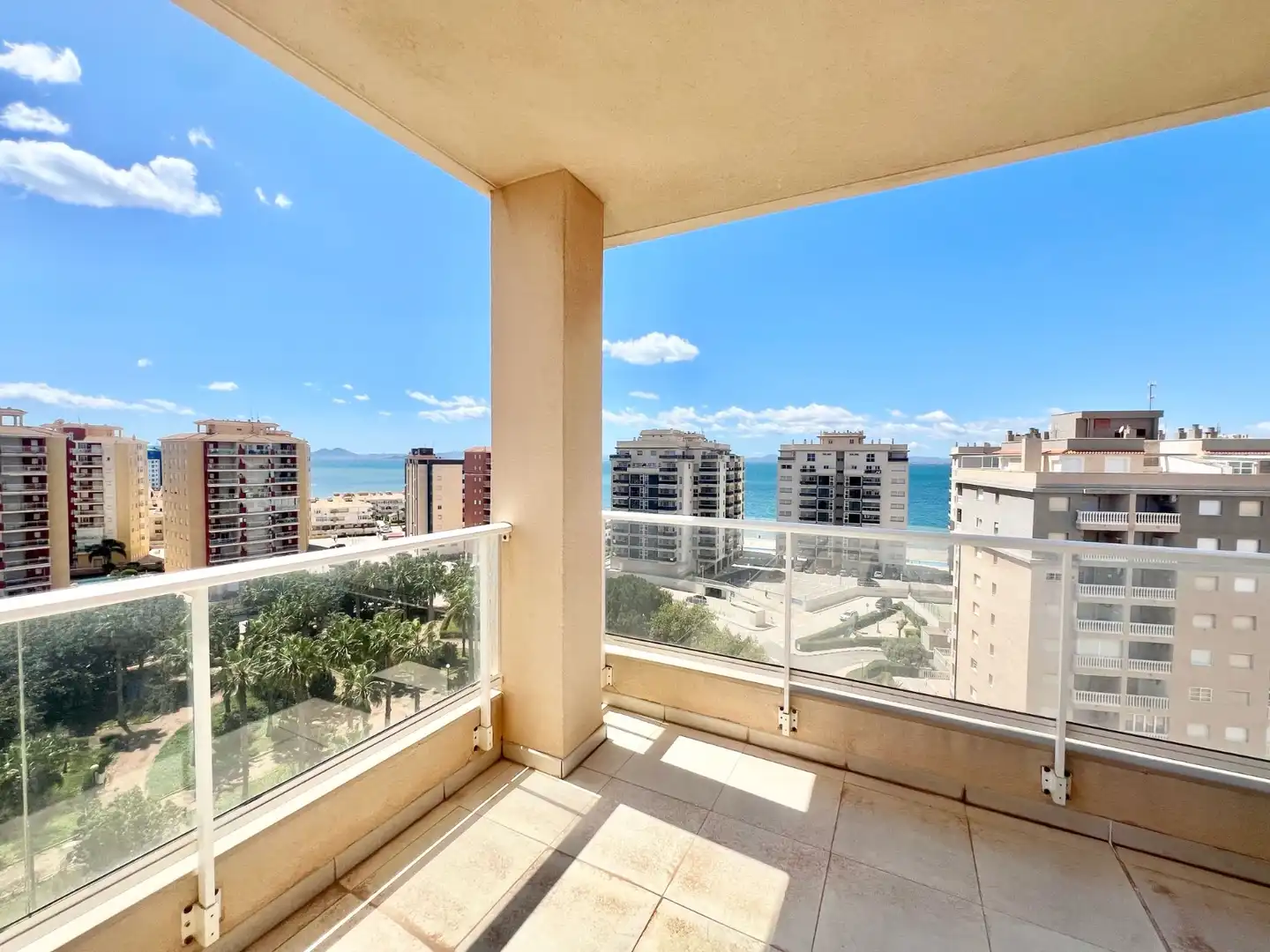 Terrassa de Àtic de lloguer en La Manga del Mar Menor amb Aire condicionat, Calefacció i Terrassa