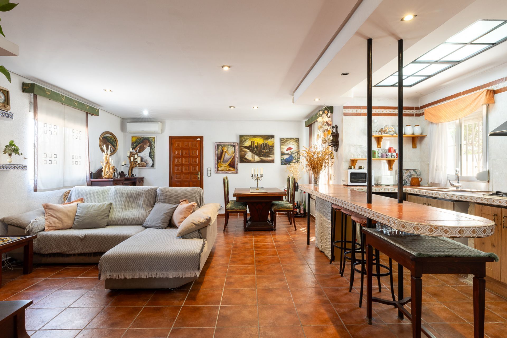 Sala d'estar de Casa o xalet en venda en Turís amb Aire condicionat, Jardí privat i Terrassa