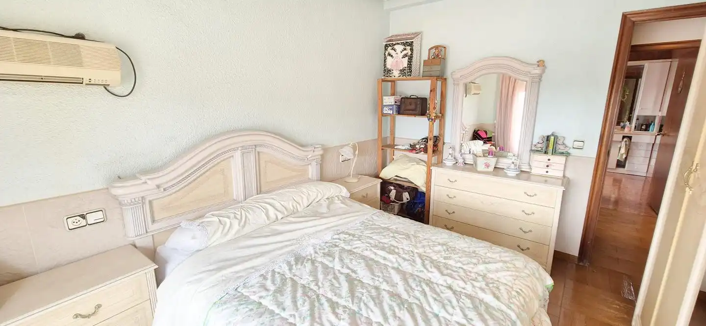 Dormitori de Casa o xalet en venda en Elche / Elx amb Aire condicionat, Jardí privat i Traster