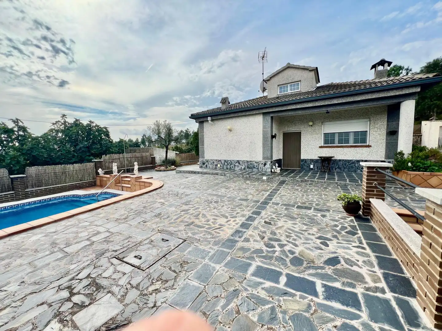 Vista exterior de Casa o xalet en venda en Riudarenes amb Aire condicionat, Terrassa i Piscina