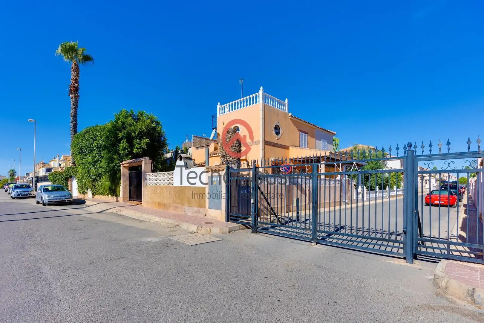 Vista exterior de Casa adosada en venta en Orihuela con Aire acondicionado, Jardín privado y Amueblado
