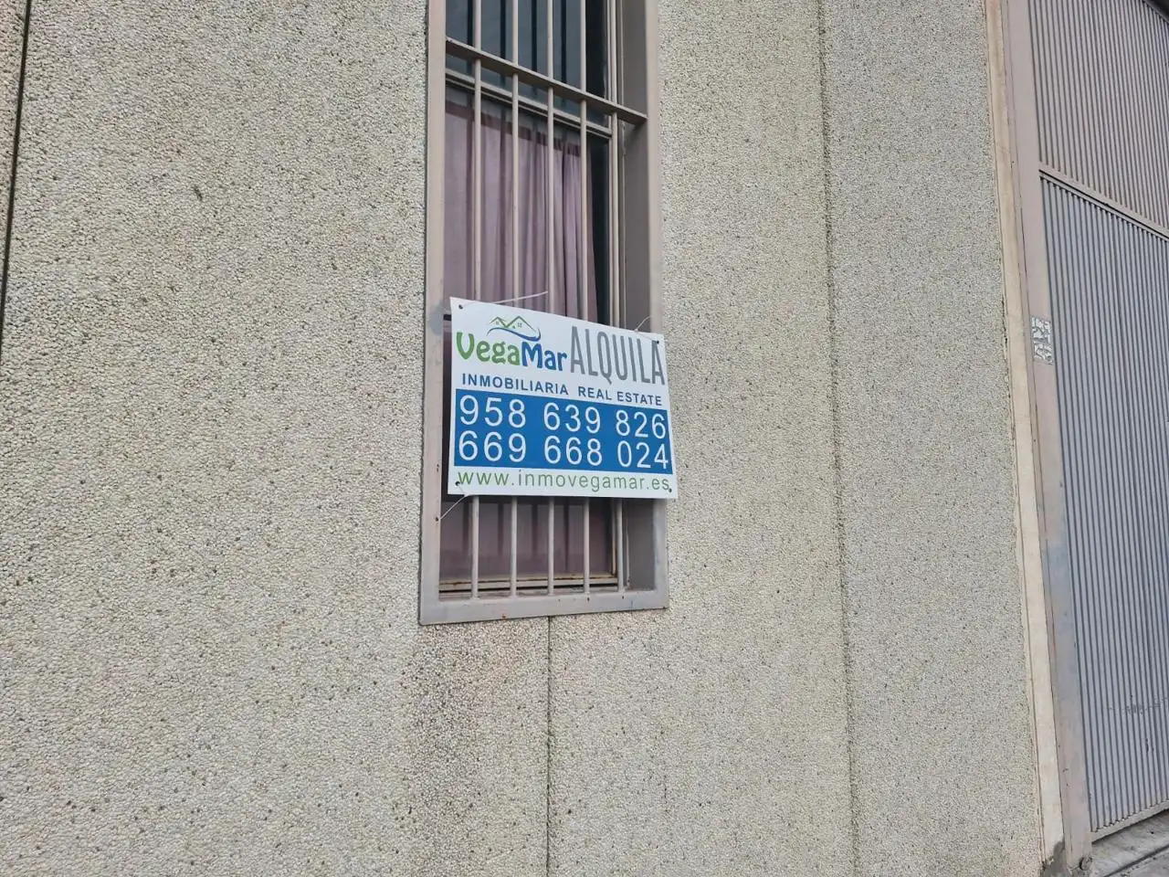 Außenansicht von Fabrikhallen zur Miete in Almuñécar