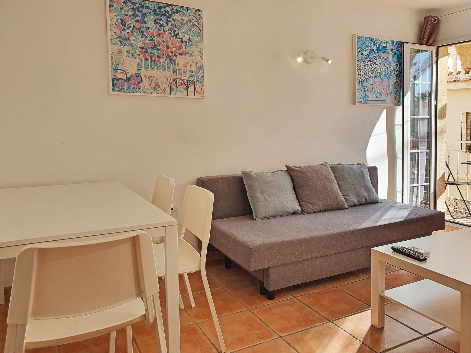 Sala d'estar de Apartament de lloguer en Torremolinos amb Aire condicionat, Moblat i Rentadora