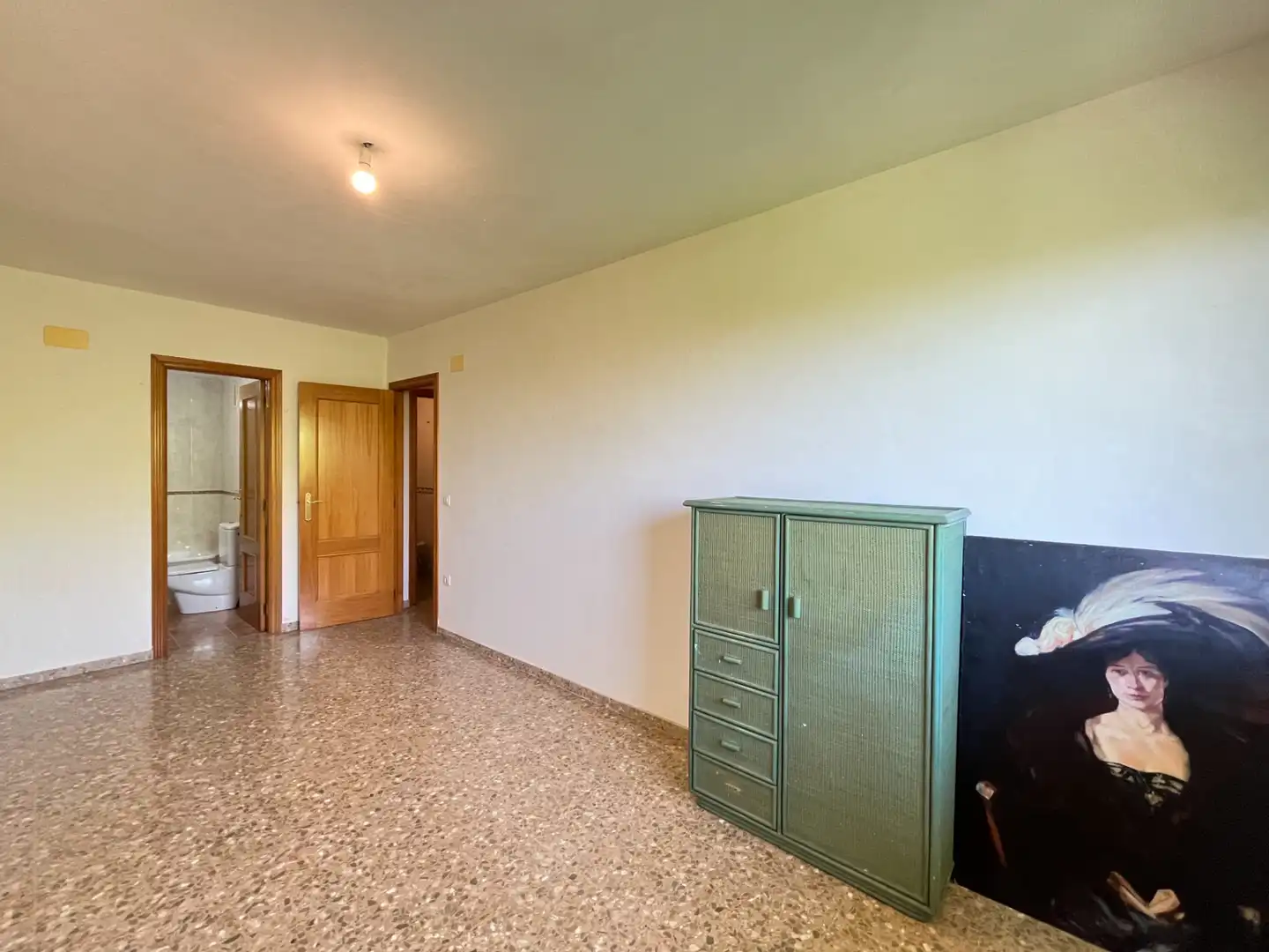 Flat for sale in Faura  with Air Conditioner and Oven