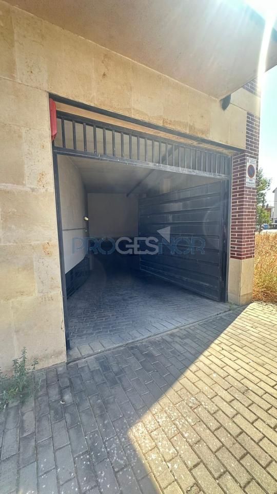 Parking of Duplex for sale in León Capital   with Heating, Parquet flooring and Terrace