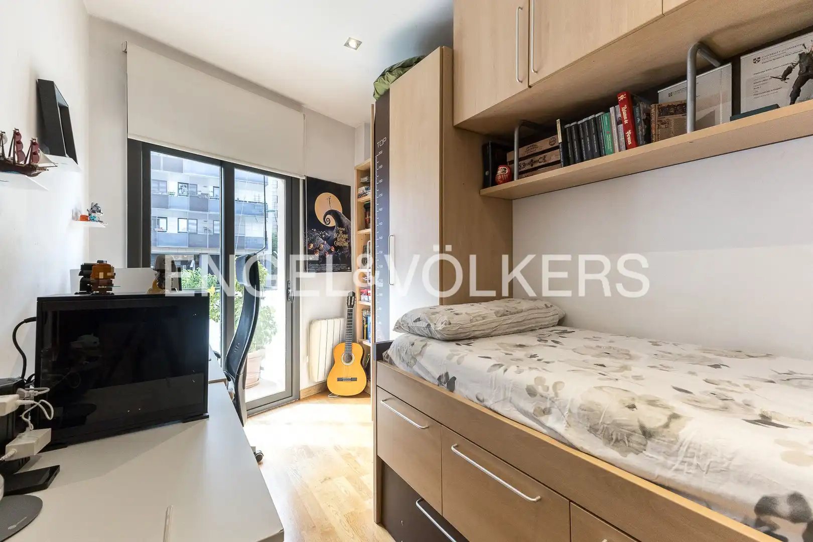 Habitación de Casa adosada en venta en Barcelona con Aire acondicionado, Calefacción y Jardín privado