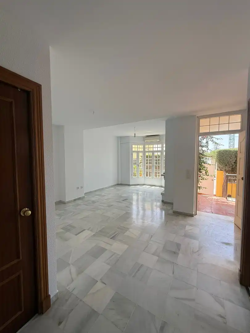 Sala d'estar de Casa o xalet en venda en Sanlúcar de Barrameda amb Jardí privat, Terrassa i Piscina