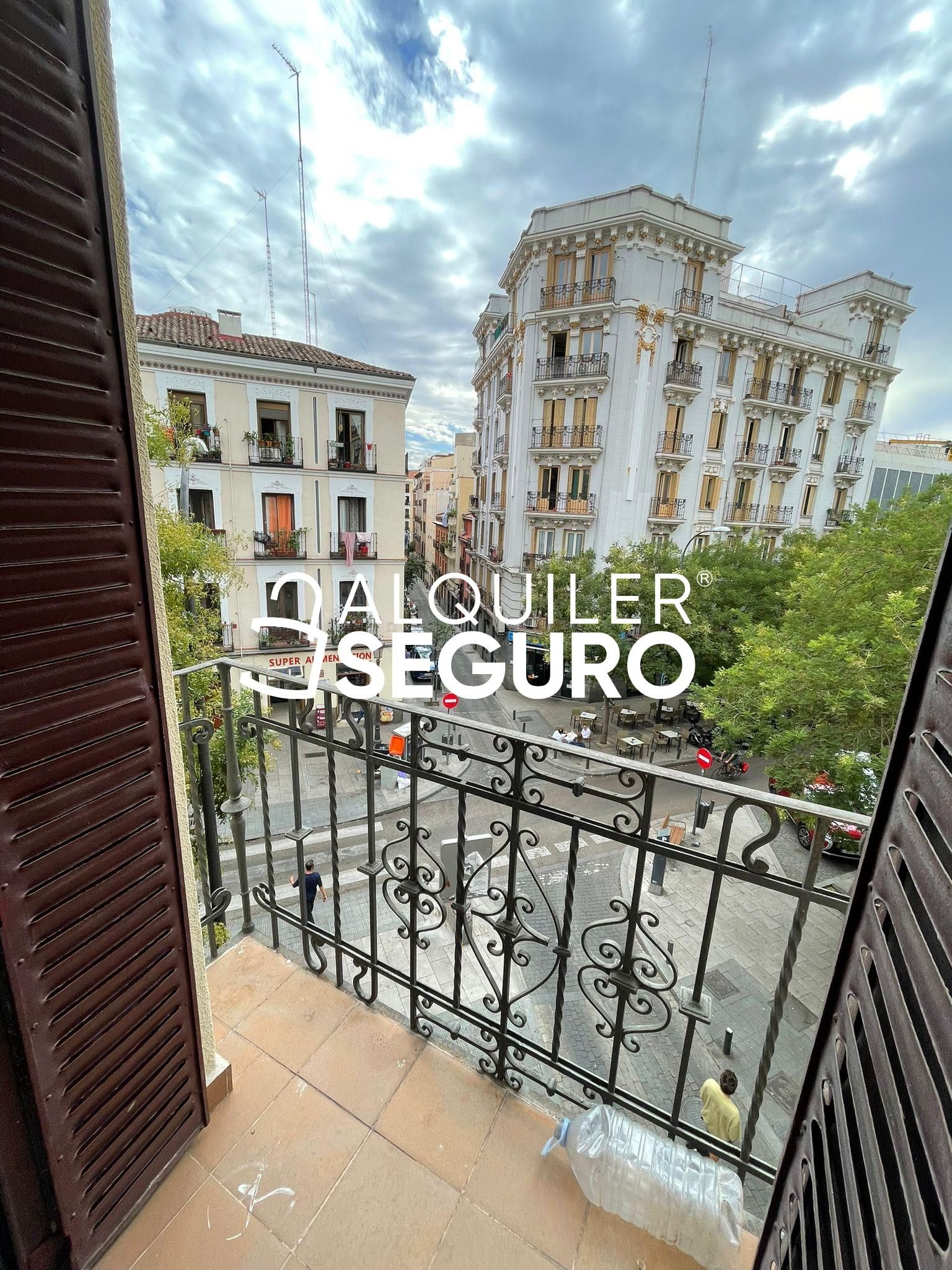 Exterior view of Loft to rent in  Madrid Capital  with Air Conditioner, Heating and Terrace