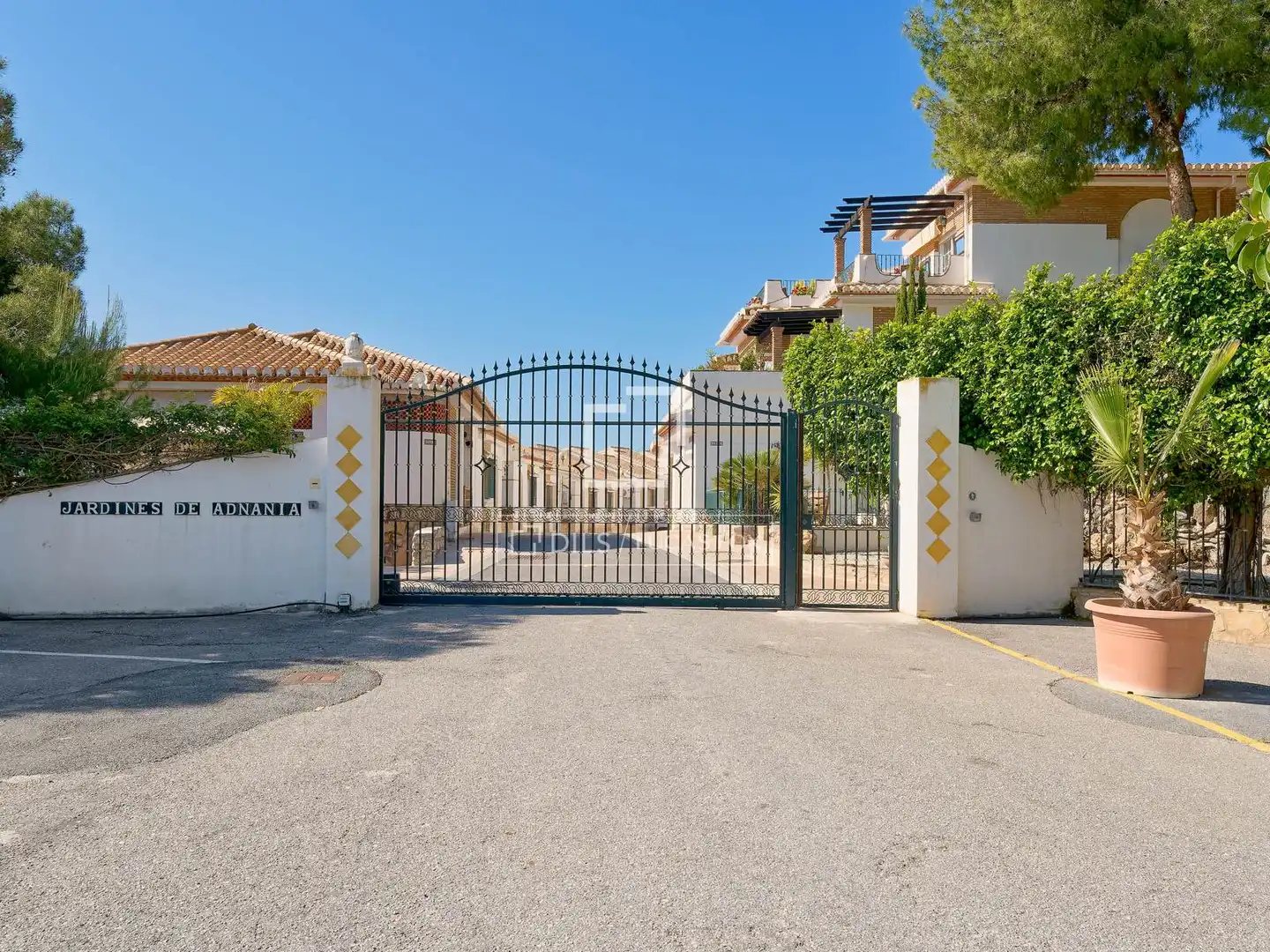 Exterior view of Flat for sale in Almuñécar  with Air Conditioner, Terrace and Swimming Pool