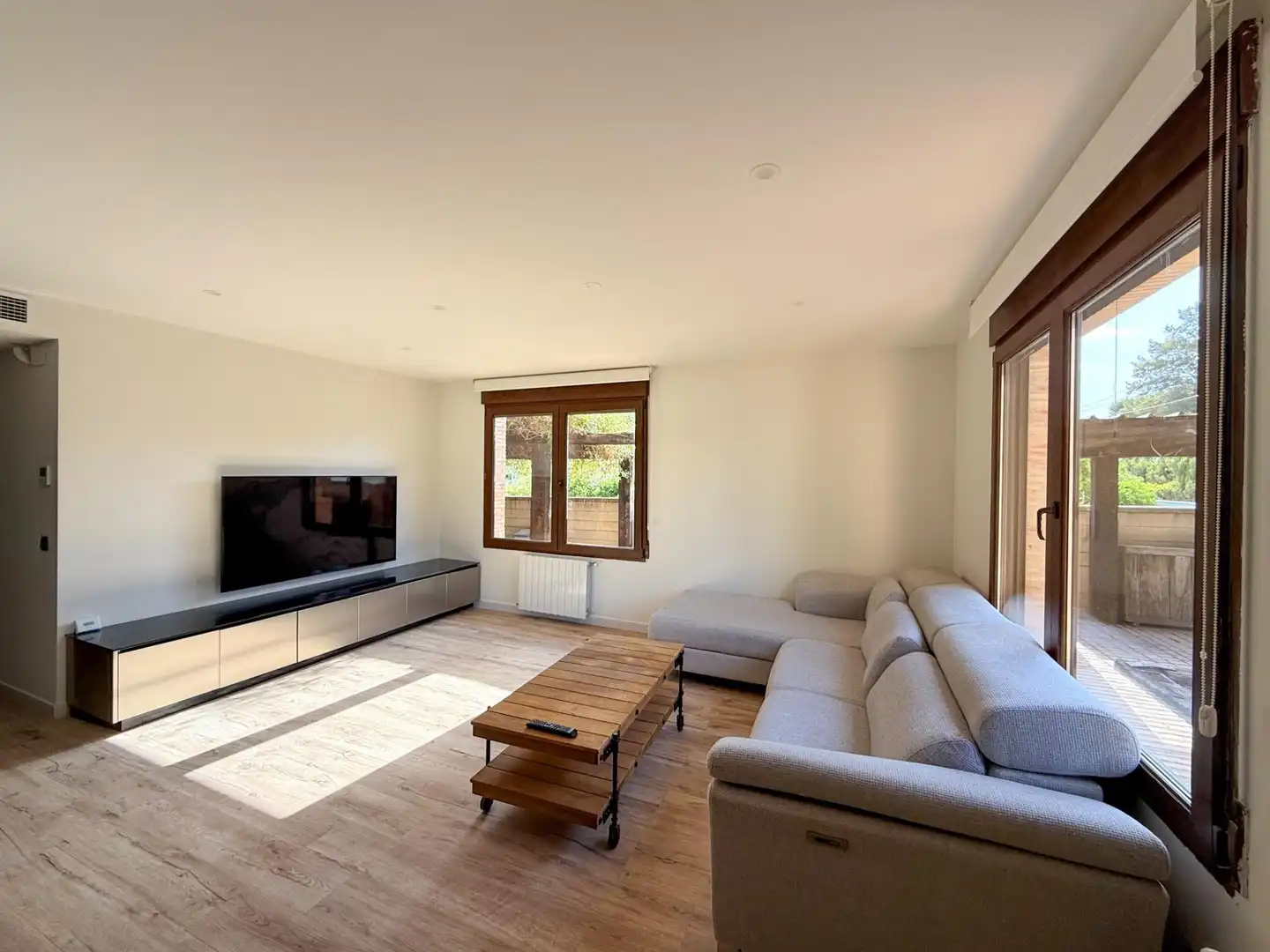 Wohnzimmer von Haus oder Chalet zur Miete in San Antonio de Benagéber mit Klimaanlage, Heizung und Privatgarten