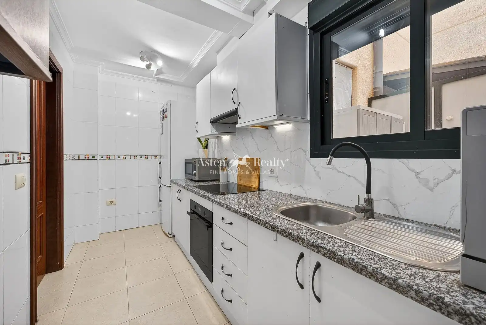 Kitchen of Flat for sale in San Miguel de Abona  with Terrace, Storage room and Furnished