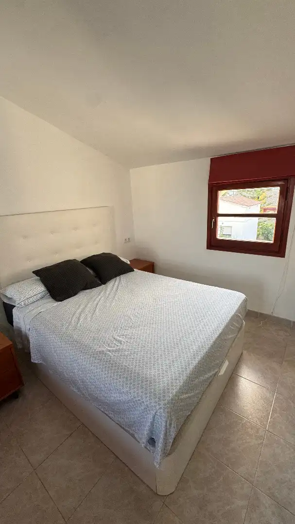 Schlafzimmer von Einfamilien-Reihenhaus zum Verkauf in Torredembarra mit Klimaanlage, Heizung und Privatgarten