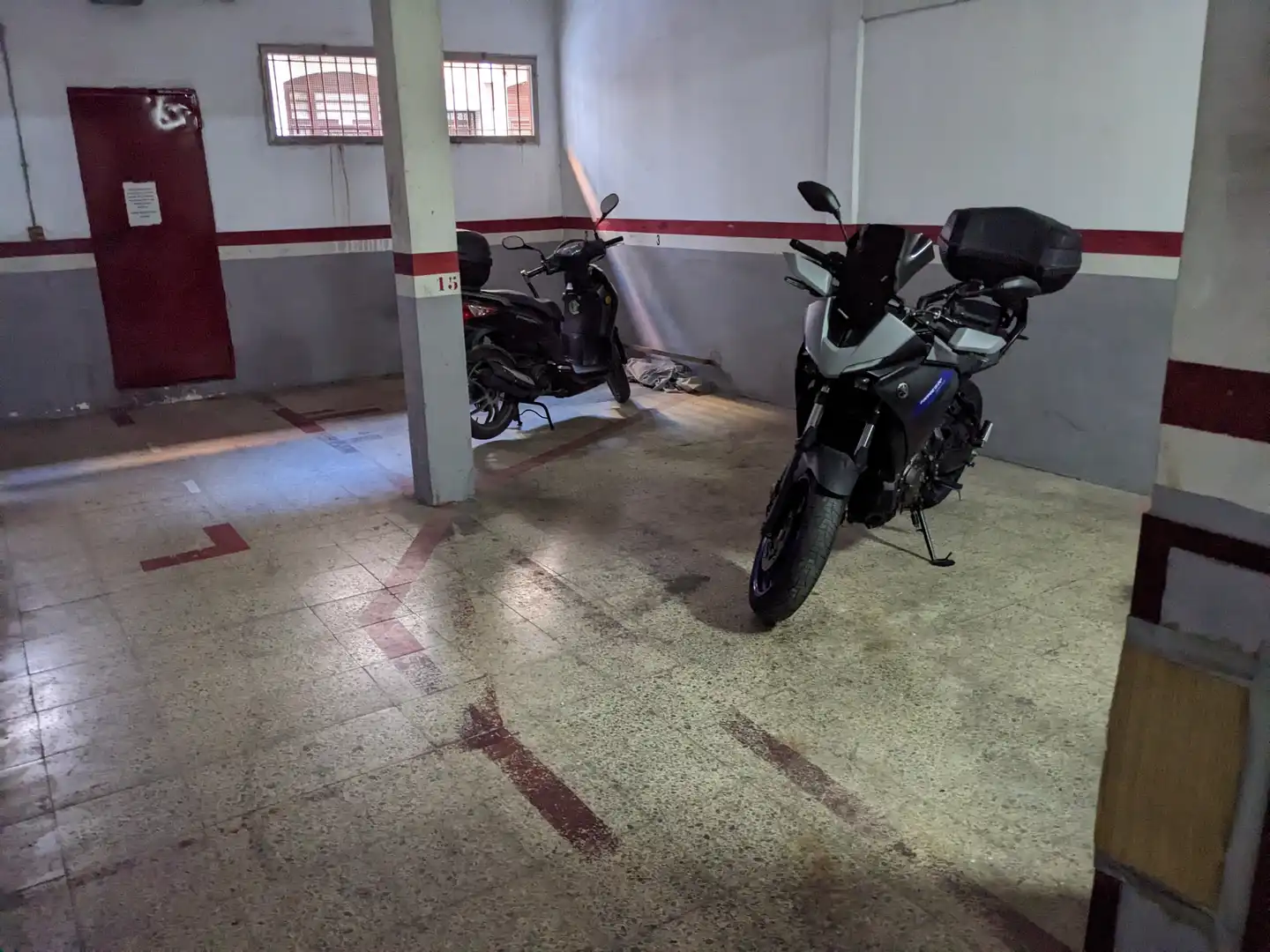 Aparcamiento en alquiler en Carrer de Leiva 14, imagen 3